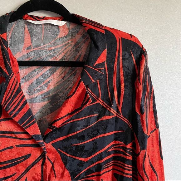 💝(3/$25) Zara Tropical Print Button Up Blouse Red Black Long Sleeve - Picture 5 of 8